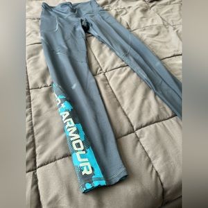 Blue under armour leggings.